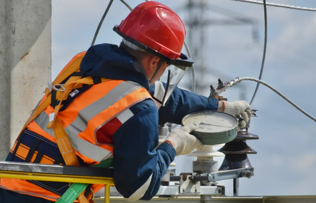 Montaż instalacji teletechnicznych Telux